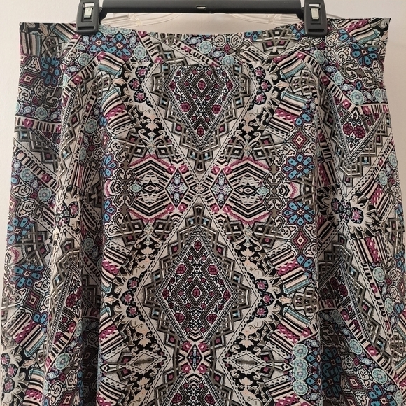 NWT Maurices Multi-Color Asymmetrical Hem Skirt Size Large - Picture 8 of 14